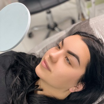 Перманентний макіяж брів у пудровій техніці