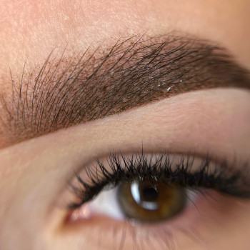 Брови після перманенту