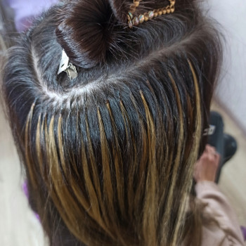 Італійське нарощування волосся
                    Майстер з нарощування волосся Ілона Бровари