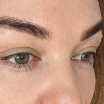 Татуаж очей (стрілка)