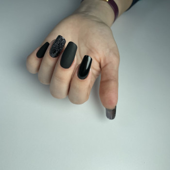 Наращивание ногтей
                    Майстер манікюру Марина Київ