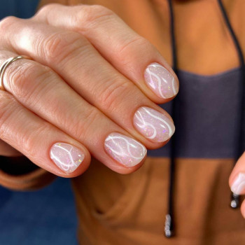 Манікюр зі зняттям та покриттям
                    Салон красоты Fargo Киев