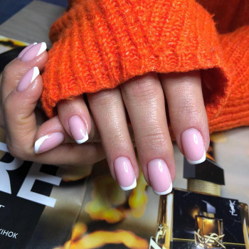 Манікюр зі зняттям та покриттям
                    Салон красоты Fargo Киев