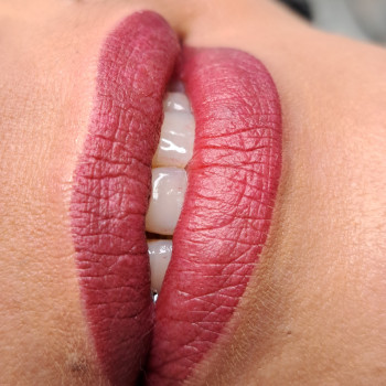 Перманентний макіяж губ