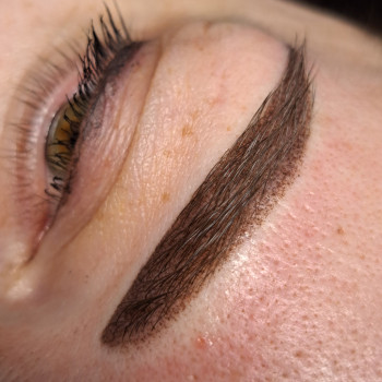 Перманентний макіяж брів