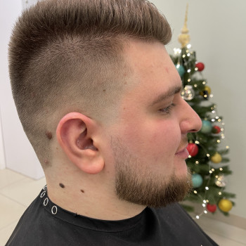 Стрижка мужская Фэйд
                    Перукар Римма Харків