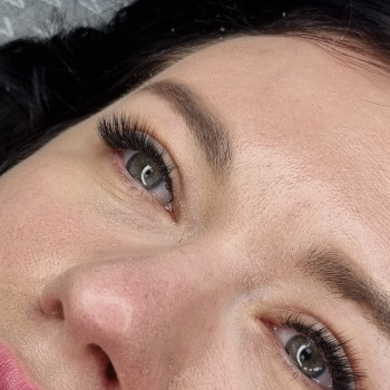 Нарощування вій, LED нарощування вій
                    Косметолог-естетист Влада Харків