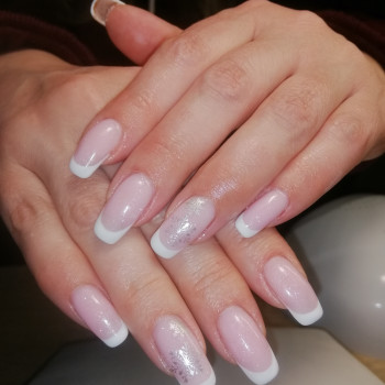 Маникюр
                    Майстер манікюру Яна Павлоград