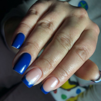 Покриття гель-лаком
                    Мастер маникюра Олександра Коростышев