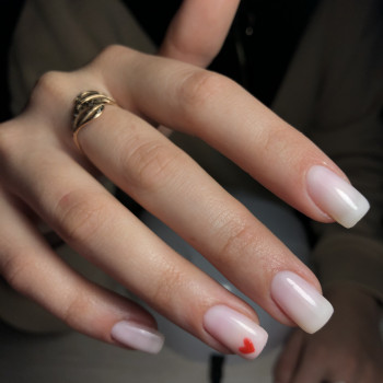 Покриття гель-лаком
                    Мастер маникюра Олександра Коростышев