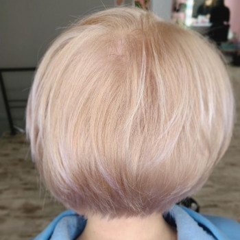 Окрашивание волос 
HightBlond