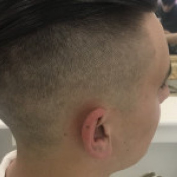 Стрижка класична з шампунем та стайлінгом косметикою KERASTASE
                    Салон краси Миледи Львів