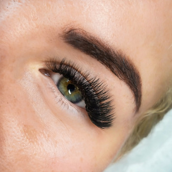 Наращивание ресниц Mega Volume 5D
                    Лешмейкер Юлия Белая Церковь