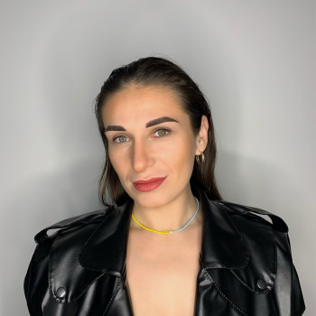 Перманентний макіяж : брівки + стрілка+ губи ?