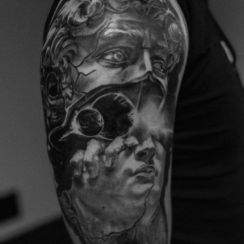 в греческом стиле