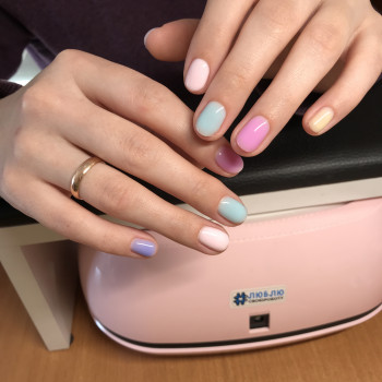 Манікюр на короткі нігті у пастельних тонах, фото - Майстер манікюру Марина Пешкова