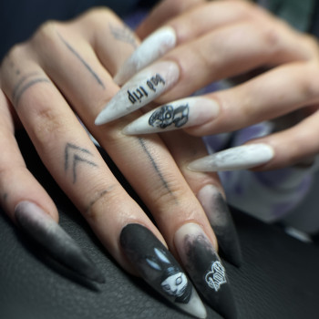 Нарощення нігтів
                    Майстер манікюру Ангеліна Дніпро