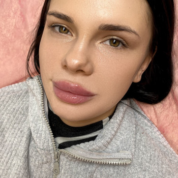 Збільшення губ
                    Мастер перманентного макияжа Лали Харьков