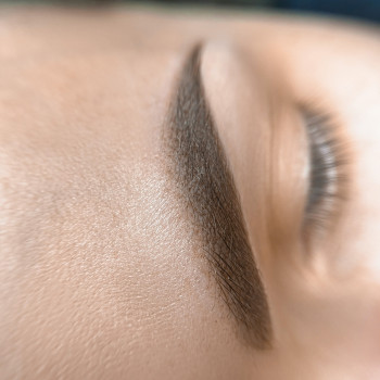 Перманент брів
                    Майстер перманентного макіяжу Аліна Бровари