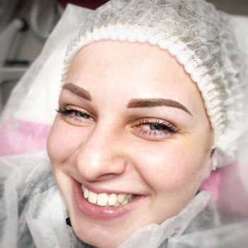 Перманентний макіяж брів
                    Косметолог-естетист Ольга Чернігів