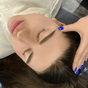 Перманент брів
                    Майстер перманентного макіяжу Аліна Бровари