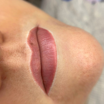 Перманент губ
                    Майстер перманентного макіяжу Юлія Київ