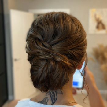 Прически и укладки
                    Парикмахер-визажист Ольга Коцюбинское