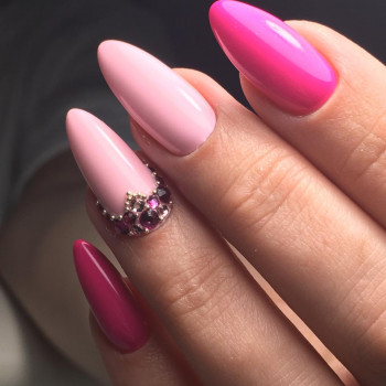 Нарощування нігтів 1000 грн