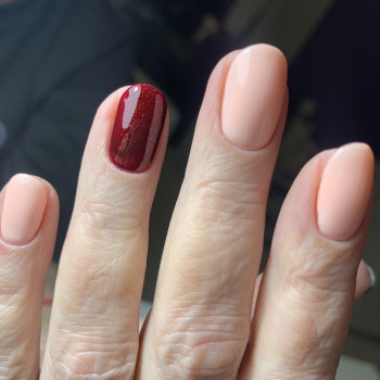 Покриття гель лаком
                    Салон краси Мастерская красоты "Queen" Київ