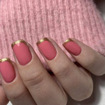 Покриття гель лаком
                    Салон краси Мастерская красоты "Queen" Київ