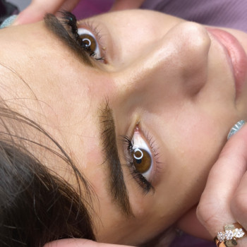 Пудрові брови