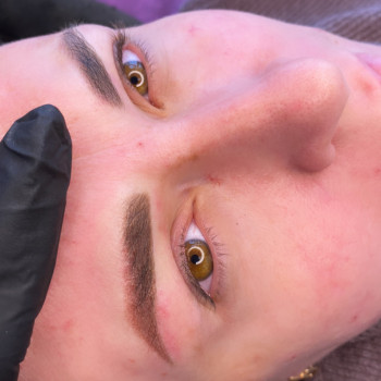 Пудрові брови