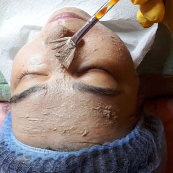 Ультразвукова чистка обличчя
                    Салон краси Flower lady Черкаси