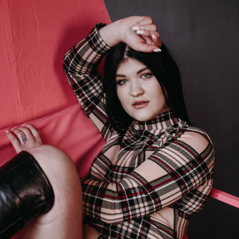 Індивідуальна фотосесія в студії
                    Фотограф Вероніка Вінниця