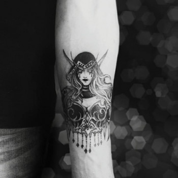 Чорно-біле тату
                    Тату мастер Вікторія Киев
