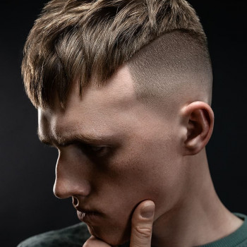 Чоловіча стрижка кроп модна чоловічі стрижки на довге волосся довгий френч з чолкою, фото - барбершоп FRISOR | Палац спорту