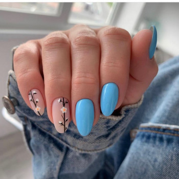 Нарощування нігтів