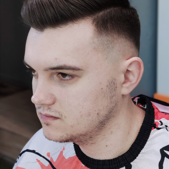 Стрижка Фейд
380 грн