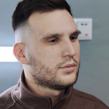 Стрижка Фейд
380 грн