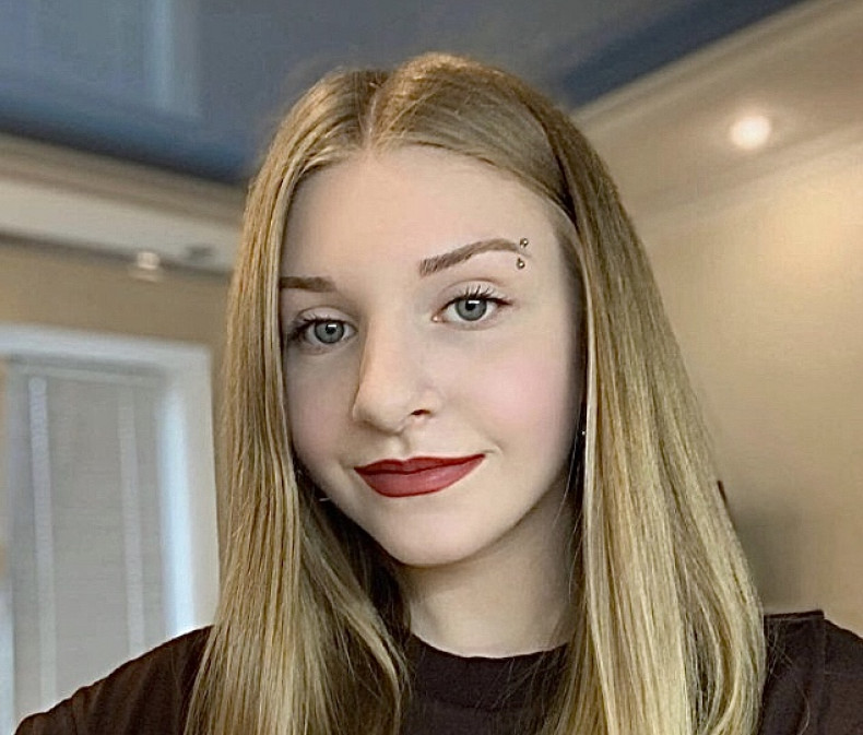 Пірсинг брови вертикальний, фото - Майстер з пірсингу Тетяна Ананьєва