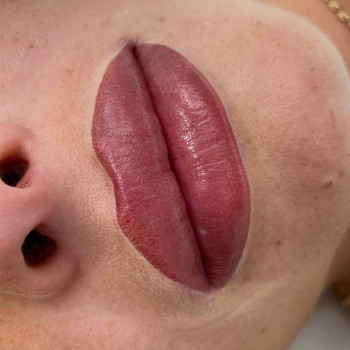 Перманентний макіяж
                    Салон краси Французький манікюр Кам'янець-Подільський