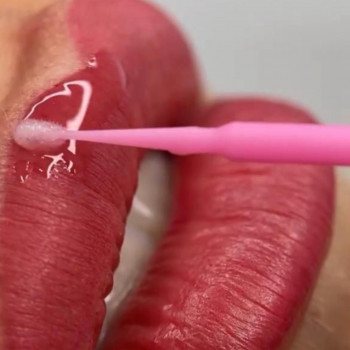 Перманентний макияж
                    Майстер перманентного макіяжу Оксана Київ