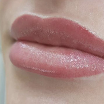 Перманентний макияж
                    Майстер перманентного макіяжу Оксана Київ