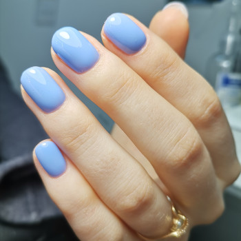 Манікюр на короткі нігті світлий блакитний, фото - Майстер манікюру Яна Мисько