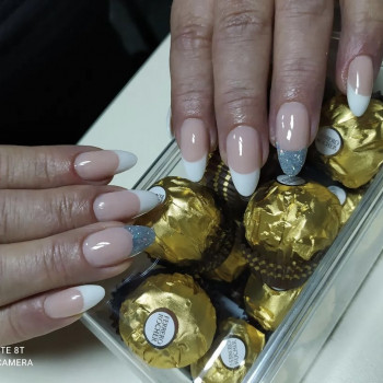 Коррекция ногтей акрилом
                    Майстер манікюру Татьяна Харків