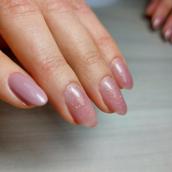 Манікюр корекція гель-лак
                    Подолог Ольга Одеса