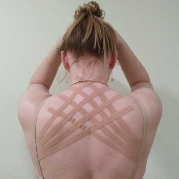 Тейпування
                    Масажист Алена Ірпінь