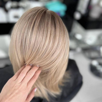 Креативне фарбування волосся
                    Салон краси Martelle Львів