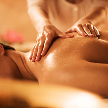 Масаж спини