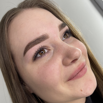 Фарбування брів
                    Бровіст Аня Рівне